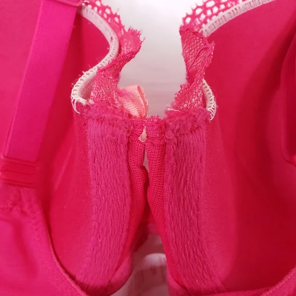 Victoria's Secret Body By Victoria Bra 34D - Picture 6 of 9